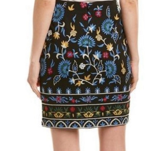 Beautiful J McLaughlin embroidered straight/pencil skirt size 4 - Picture 2 of 5